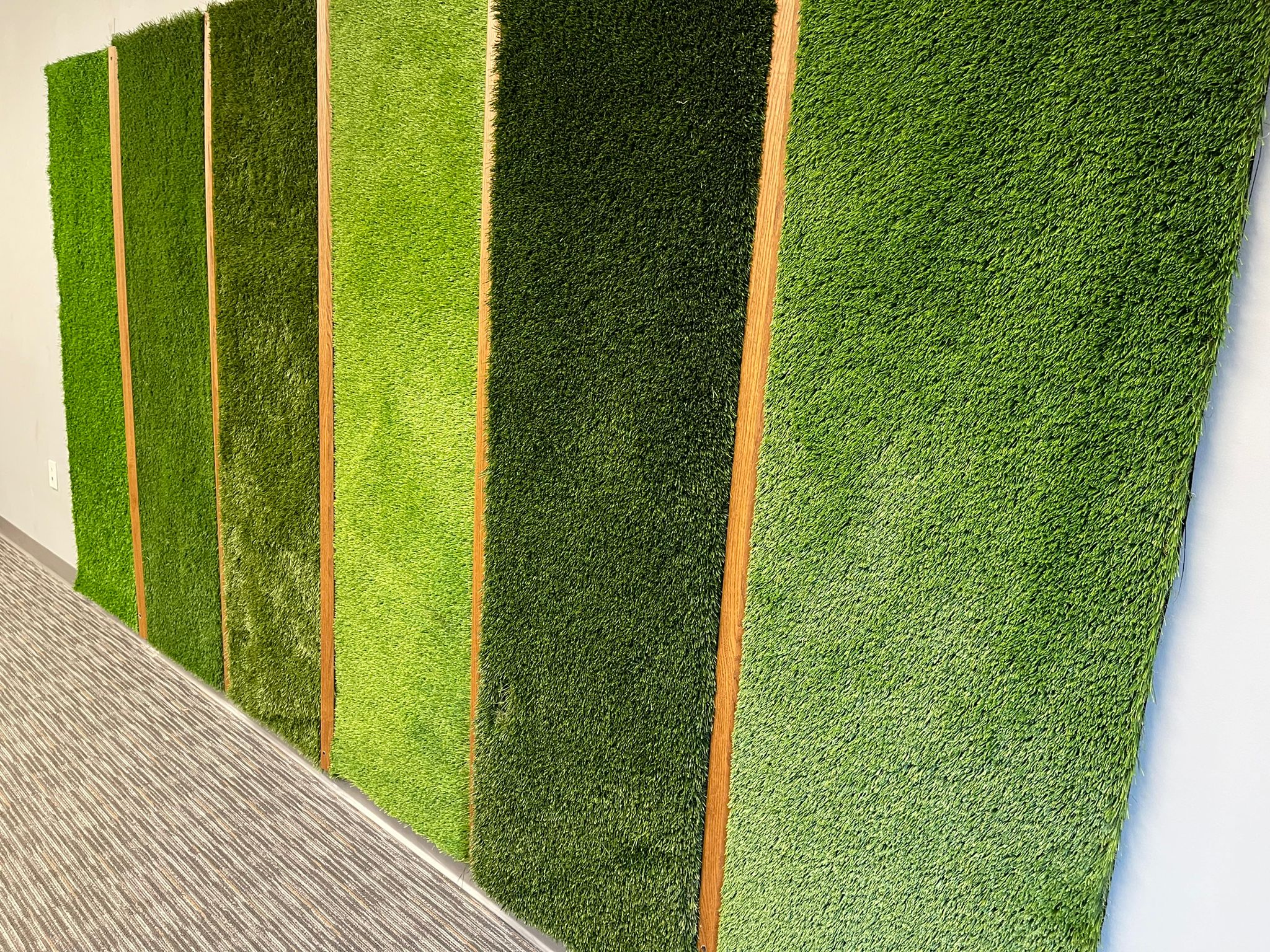 How to Pick the Right Color for Your Artificial Turf