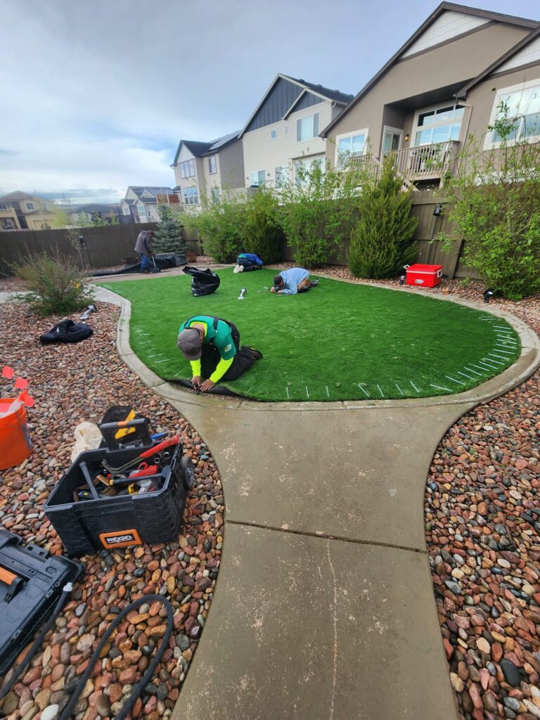 How to create different shapes when installing artificial grass
